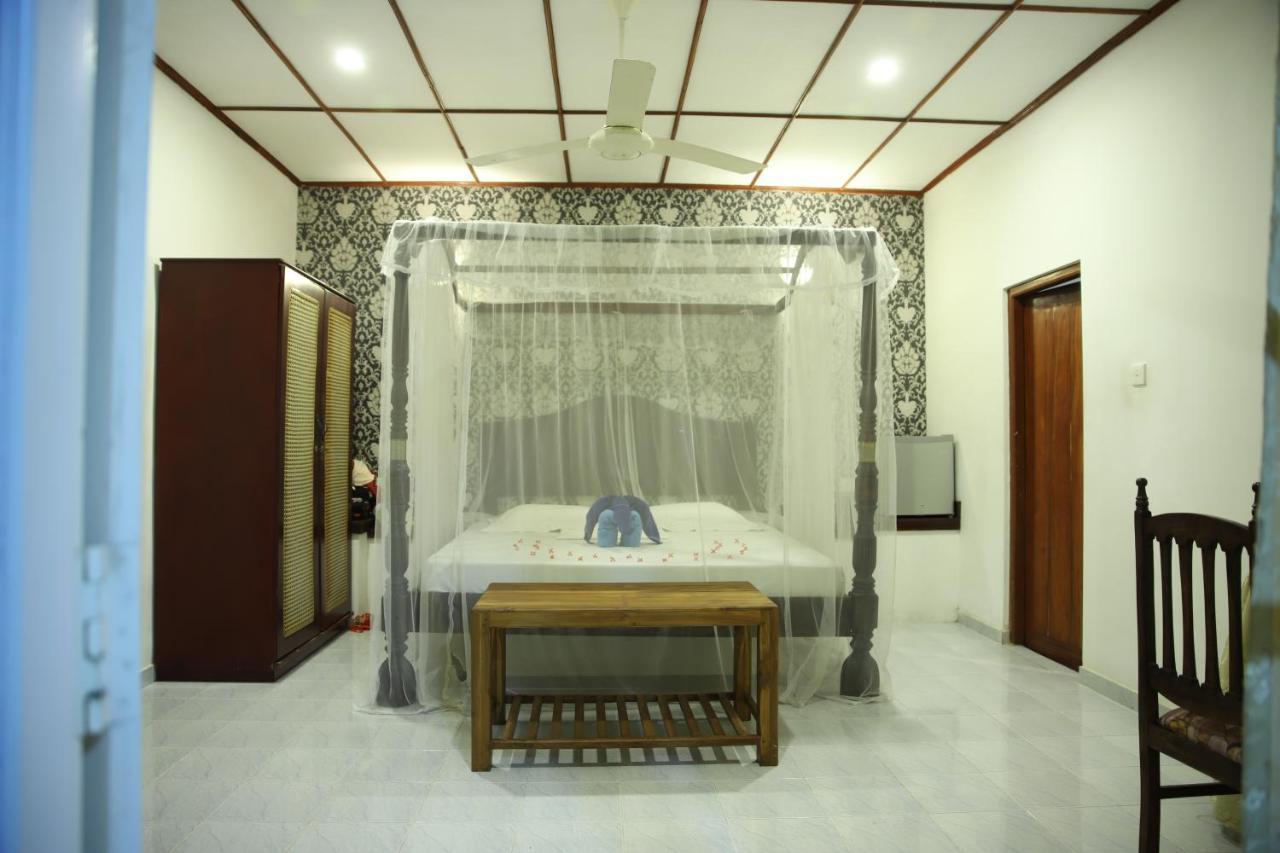 Bougain Villa Bentota Extérieur photo